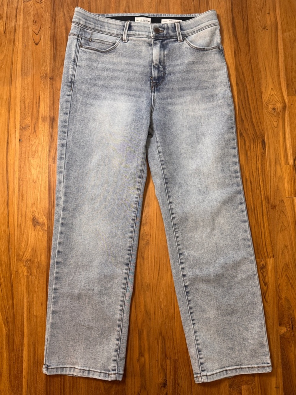 Light Wash Straight Leg Jeans - Unbranded